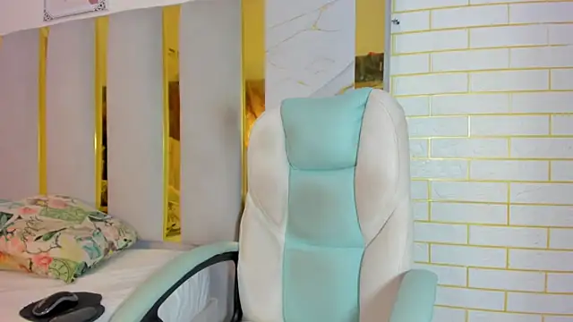 Lia Ashley online show from November 28, 2025, 6:19 pm