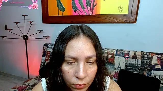 Snapshot of naihroby chatting on September 27, 2025, 8:59 pm naihroby online show from September 27, 2025, 8:59 pm