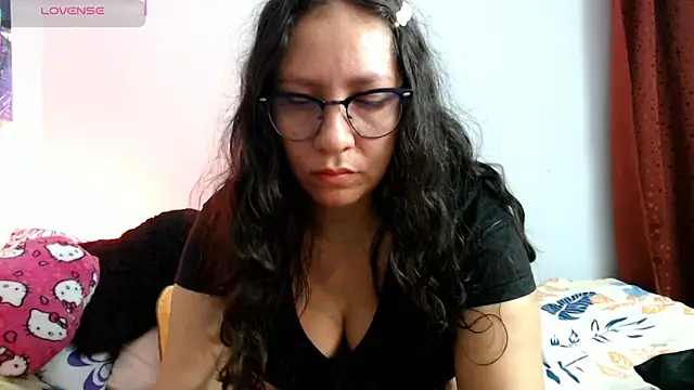 Snapshot of naihroby chatting on October 20, 2025, 3:52 am naihroby online show from October 20, 2025, 3:52 am