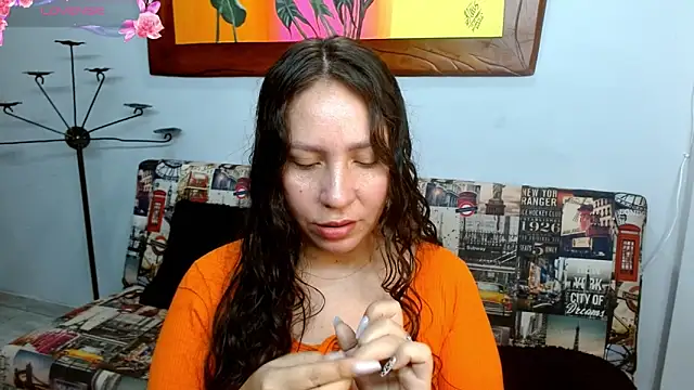 Snapshot of naihroby chatting on October 2, 2025, 1:09 am naihroby online show from October 2, 2025, 1:09 am