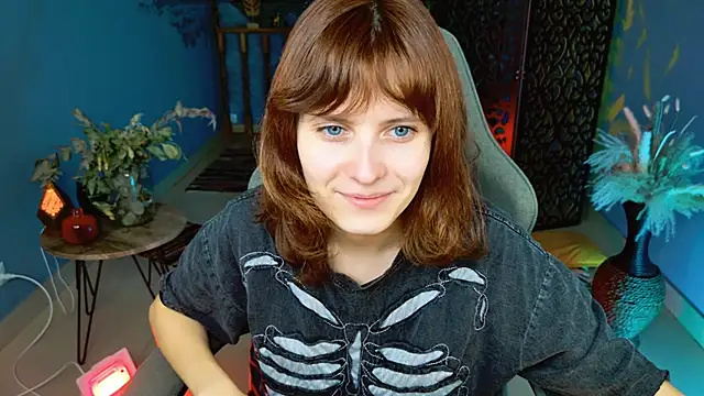 Snapshot of LolaAsmus chatting on October 15, 2025, 5:28 am LolaAsmus online show from October 15, 2025, 5:28 am