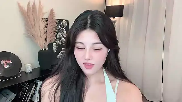 Strawberrybabyy1 online show from March 2, 2025, 4:47 pm