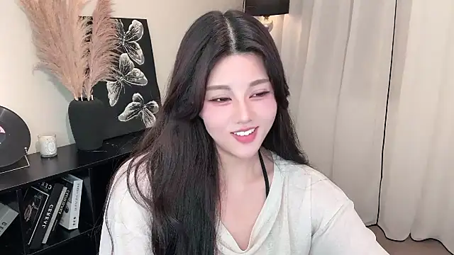 Strawberrybabyy1 online show from March 4, 2025, 1:06 pm