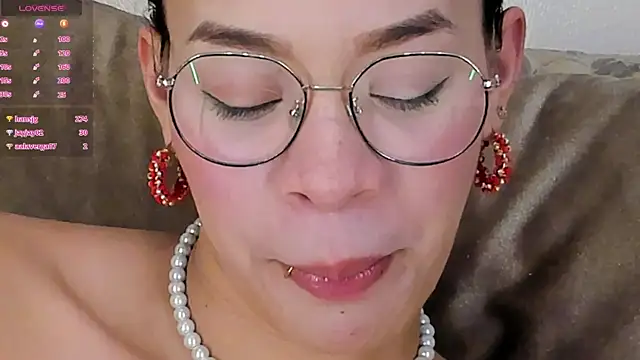 KimHiltton online show from February 14, 2025, 9:55 am