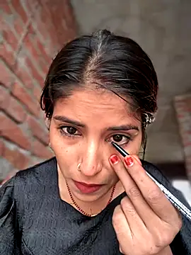 Snapshot of DiyAsingHh chatting on November 6, 2025, 1:31 am DiyAsingHh online show from November 6, 2025, 1:31 am