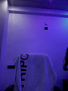 Snapshot of DiyAsingHh chatting on October 12, 2025, 7:15 pm DiyAsingHh online show from October 12, 2025, 7:15 pm