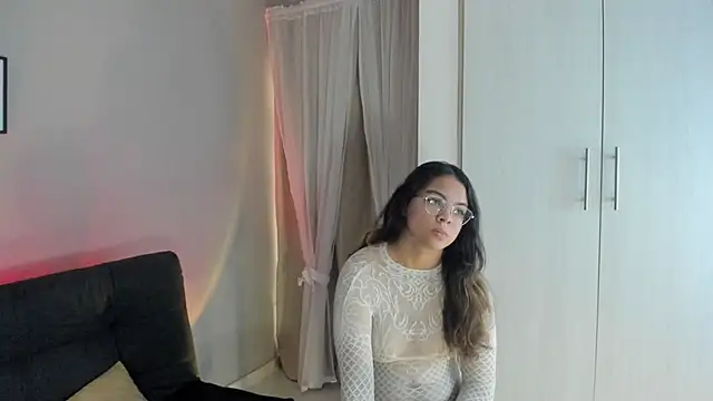 Snapshot of miaa_lux chatting on October 11, 2025, 7:48 pm miaa lux online show from October 11, 2025, 7:48 pm