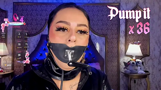 Snapshot of SoffiQueen chatting on February 23, 2026, 2:28 pm SoffiQueen online show from February 23, 2026, 2:28 pm