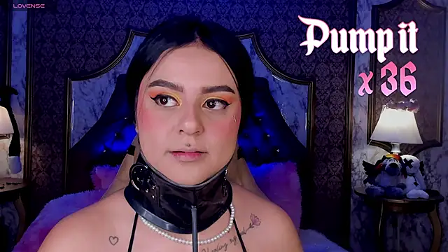 Snapshot of SoffiQueen chatting on February 28, 2026, 2:06 pm SoffiQueen online show from February 28, 2026, 2:06 pm