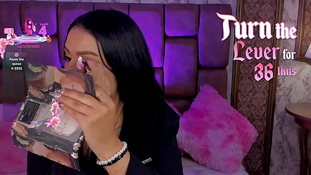 SoffiQueen online show from September 23, 2025, 1:07 pm