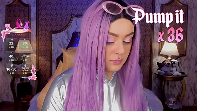 Snapshot of SoffiQueen chatting on February 11, 2026, 1:55 pm SoffiQueen online show from February 11, 2026, 1:55 pm