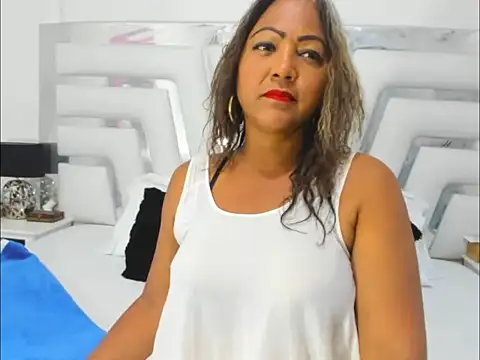 SaraaJhons online show from November 14, 2025, 8:12 pm