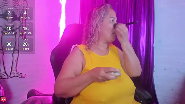 Snapshot of jonson- chatting on October 18, 2025, 12:23 am jonson- online show from October 18, 2025, 12:23 am