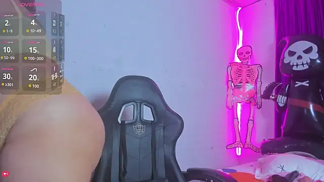 Snapshot of jonson- chatting on October 29, 2025, 10:52 pm jonson- online show from October 29, 2025, 10:52 pm