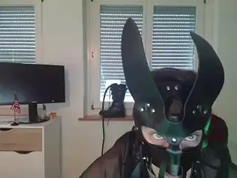 Snapshot of Angelbunn chatting on January 19, 2025, 1:01 pm Angelbunn online show from January 19, 2025, 1:01 pm