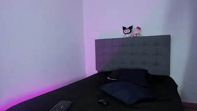 Snapshot of petty_effy chatting on December 23, 2024, 11:49 pm petty effy online show from December 23, 2024, 11:49 pm