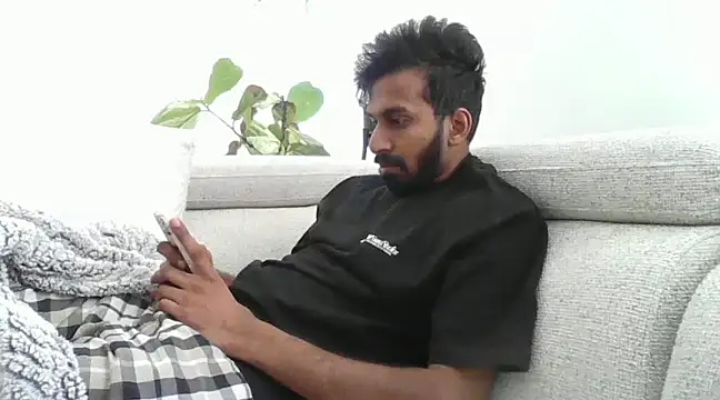 skinny  boy   online show from December 12, 2024, 7:59 pm