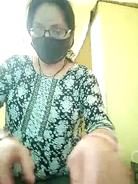 Snapshot of heenage chatting on February 25, 2025, 12:38 pm heenage online show from February 25, 2025, 12:38 pm