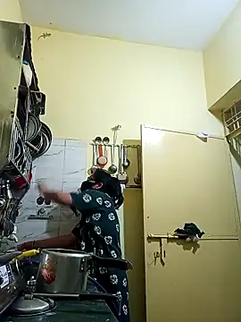 Snapshot of heenage chatting on March 20, 2025, 2:53 pm heenage online show from March 20, 2025, 2:53 pm