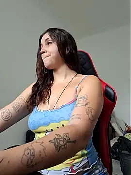 luuhcat09 online show from February 5, 2025, 11:44 am