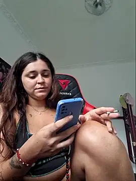 luuhcat09 online show from March 17, 2025, 10:06 am