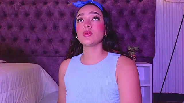 EMILYY FOXY online show from September 24, 2025, 8:04 pm