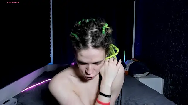 KIKI Krash online show from January 5, 2026, 5:27 pm