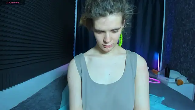 Snapshot of KIKI_Krash chatting on January 18, 2026, 11:02 am KIKI Krash online show from January 18, 2026, 11:02 am