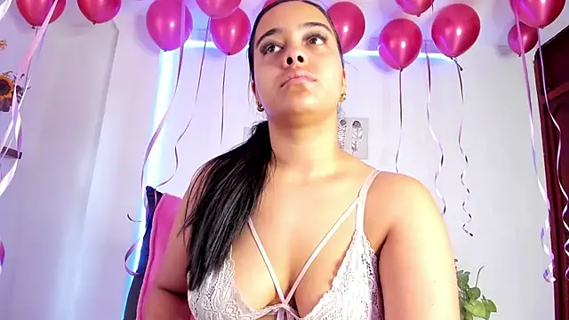 Snapshot of anniesweet- chatting on October 16, 2025, 2:36 pm anniesweet- online show from October 16, 2025, 2:36 pm