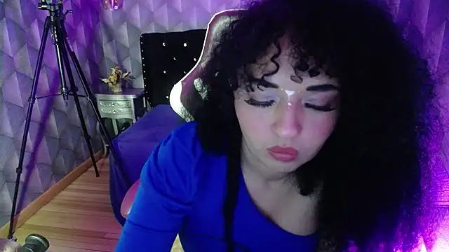 Sofiacowperx online show from February 16, 2025, 9:04 am