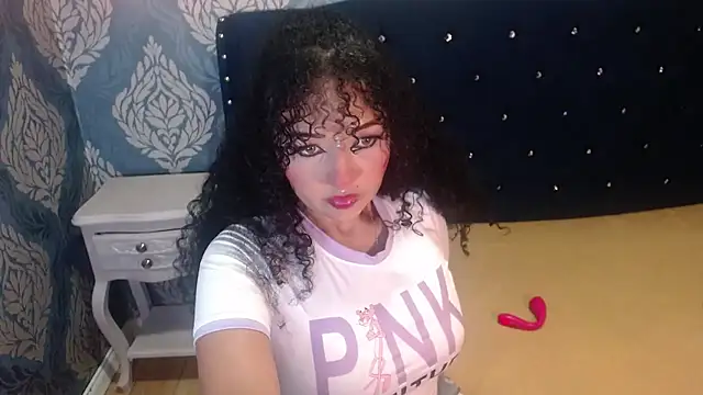 Sofiacowperx online show from November 11, 2025, 2:01 pm