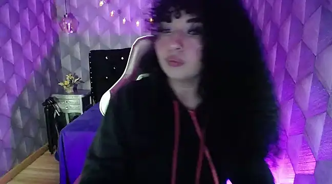 Sofiacowperx online show from February 14, 2025, 12:57 pm