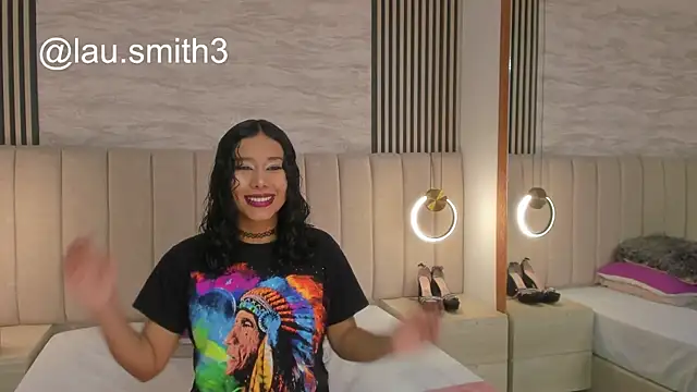 laura smith33 online show from October 30, 2025, 2:36 pm