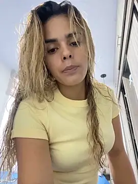 Snapshot of ZoeJohnsoon chatting on November 16, 2025, 8:57 pm ZoeJohnsoon online show from November 16, 2025, 8:57 pm