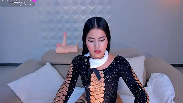 IsabellaHill  online show from December 17, 2024, 7:48 pm