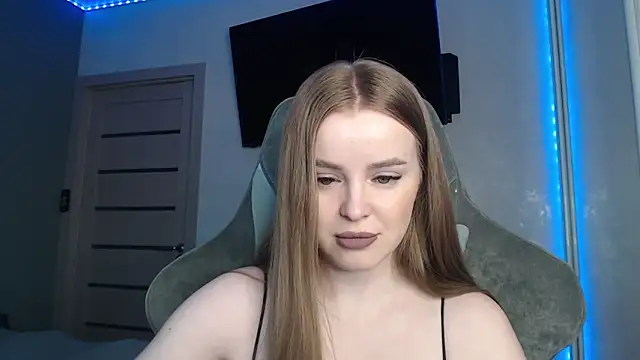 Snapshot of YourBitsy chatting on February 21, 2026, 3:52 am YourBitsy online show from February 21, 2026, 3:52 am