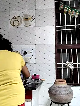 illay love online show from October 2, 2025, 7:23 am