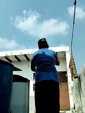 illay love online show from October 4, 2025, 8:05 am