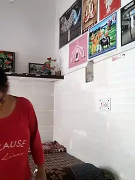 Snapshot of illay_love chatting on November 17, 2025, 4:05 am illay love online show from November 17, 2025, 4:05 am