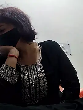 Snapshot of illay_love chatting on January 7, 2026, 6:24 pm illay love online show from January 7, 2026, 6:24 pm