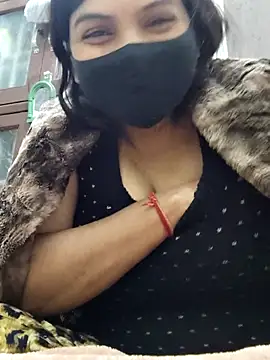 Snapshot of illay_love chatting on January 6, 2026, 6:01 pm illay love online show from January 6, 2026, 6:01 pm