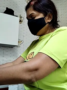 Snapshot of illay_love chatting on December 1, 2025, 6:36 am illay love online show from December 1, 2025, 6:36 am