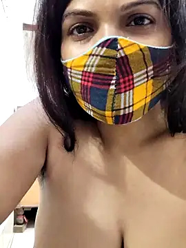 Snapshot of illay_love chatting on November 10, 2025, 5:40 pm illay love online show from November 10, 2025, 5:40 pm