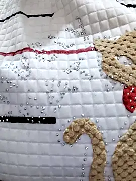 Snapshot of illay_love chatting on December 23, 2025, 6:12 am illay love online show from December 23, 2025, 6:12 am