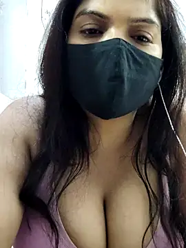 Snapshot of illay_love chatting on November 11, 2025, 5:52 pm illay love online show from November 11, 2025, 5:52 pm