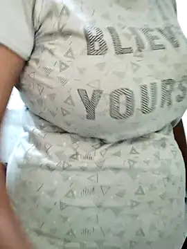 Snapshot of illay_love chatting on November 1, 2025, 7:13 am illay love online show from November 1, 2025, 7:13 am