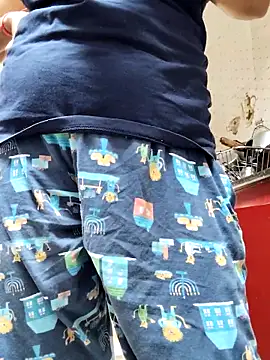 illay love online show from March 26, 2026, 4:11 am