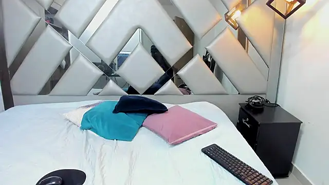 Nahomi-Hill online show from March 7, 2026, 12:39 am