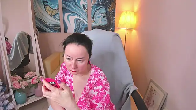 Ninasaaaa online show from January 11, 2025, 5:20 am