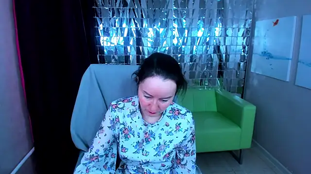 Ninasaaaa online show from March 14, 2025, 5:38 am